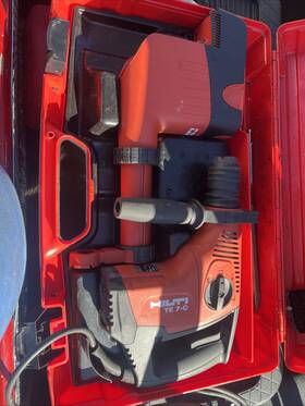 Hilti 613023427230 Te 7-c Rotary Hammer Drill With Drs-m Dust Collector Lots Of Bit