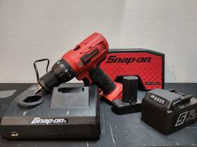 Cdr9050db Snap On Snap-on 1/2 Inch Chuck 18v Cordless Hammer Drill And 12v Speaker Charger/batteries Cdr9050db Snap On Snap-on 1/2 Inch Chuck 18v Cordless Hammer Drill And 12v Speaker Charger/batteries